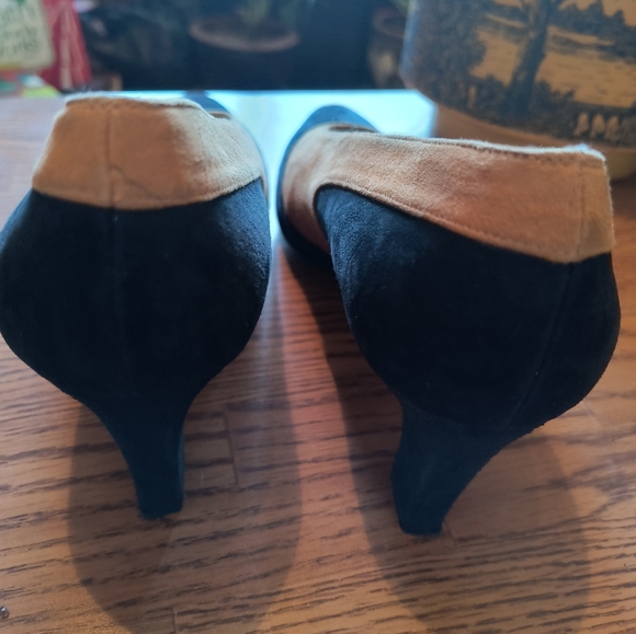 Vintage 80s Suede Pump Blue and Tan Made in Spain Size 9 - Picture 5 of 15